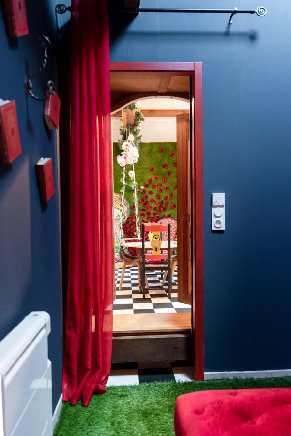 Insolite Alice In Wonderland Gujan-Mestras Exterior foto